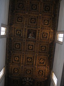 Soffitto dorato della chiesa della
Madonna della Quercia a Viterbo
(17385 bytes)